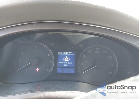 2009 Hyundai Genesis 4.6 z USA, uszkodzony, nr VIN KMHGC46F29U047105